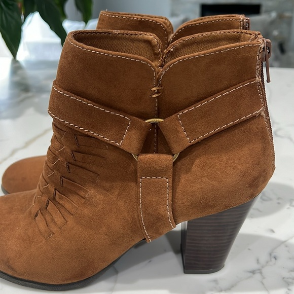 American Eagle Heeled Ankle Boots, Brown, Size 9.5 - Picture 4 of 11